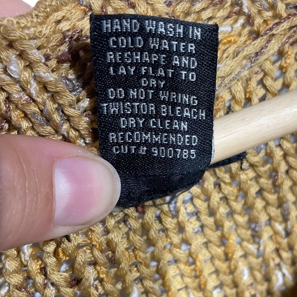 BCBGMaxAzria Knit crochet yellow button up cardigan great condition size XL - Picture 3 of 7